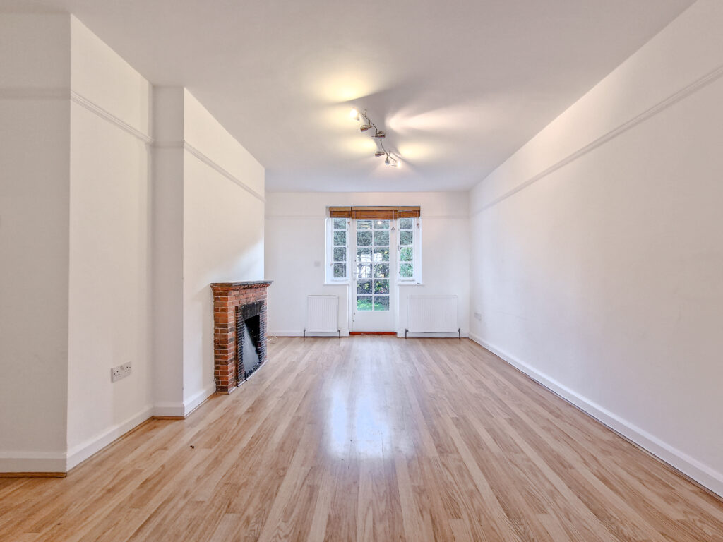 Three Bedroom House – Hampstead Garden Suburb, NW11 6ET