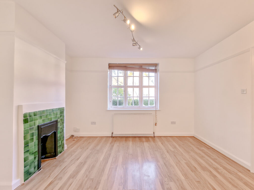 Three Bedroom House – Hampstead Garden Suburb, NW11 6ET