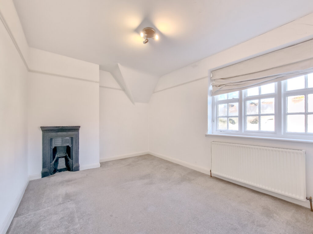 Three Bedroom House – Hampstead Garden Suburb, NW11 6ET