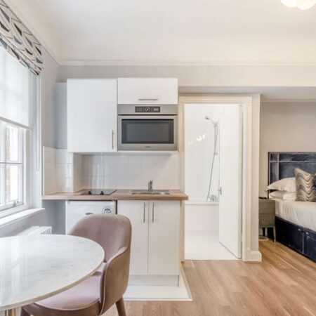 Modern Studio Apartment – Pelham Court, 145 Fulham Road, SW3 6SH