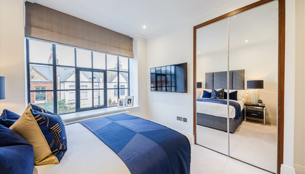 Luxurious Riverside Apartment in Historic Palace Wharf Development, Palace Wharf, W6 9UF