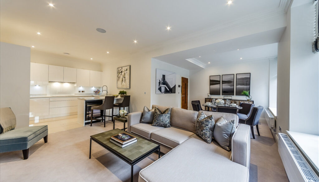 Luxury Apartment with River Views, Rainville Road, W6 9UF