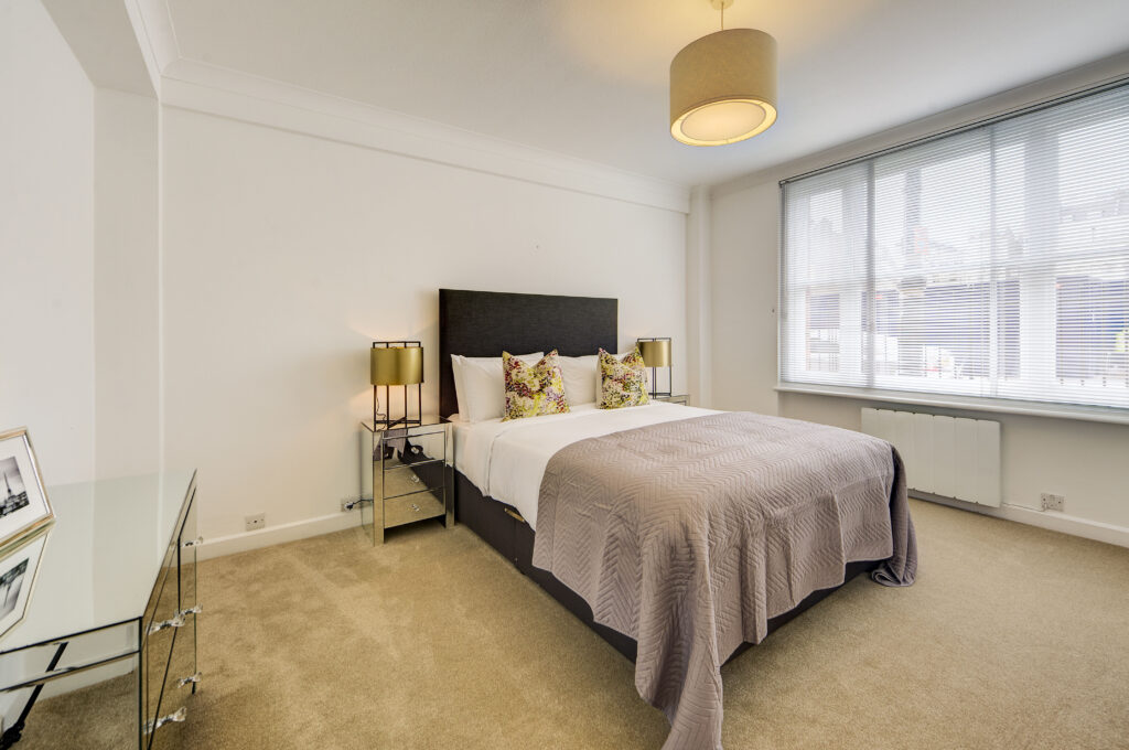 Two Bedroom Luxury Apartment – Hill Street, Mayfair, W1J 5NA