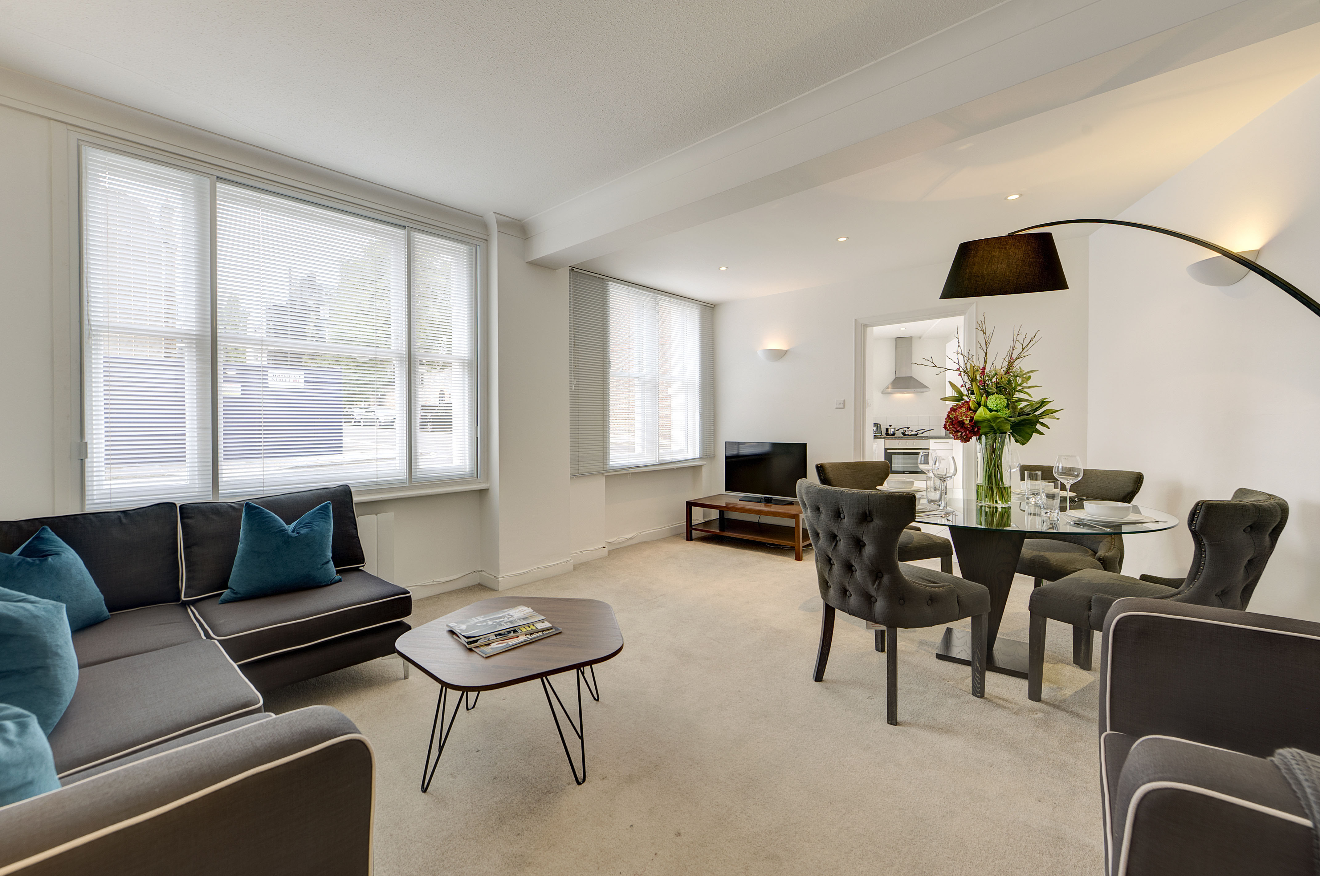 Two Bedroom Luxury Apartment – Hill Street, Mayfair, W1J 5NA