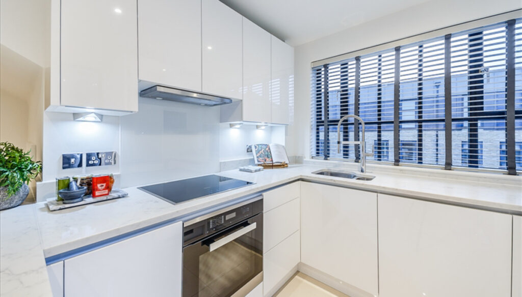 Two Bedroom Penthouse with River Views – Rainville Road, London, W6 9UF