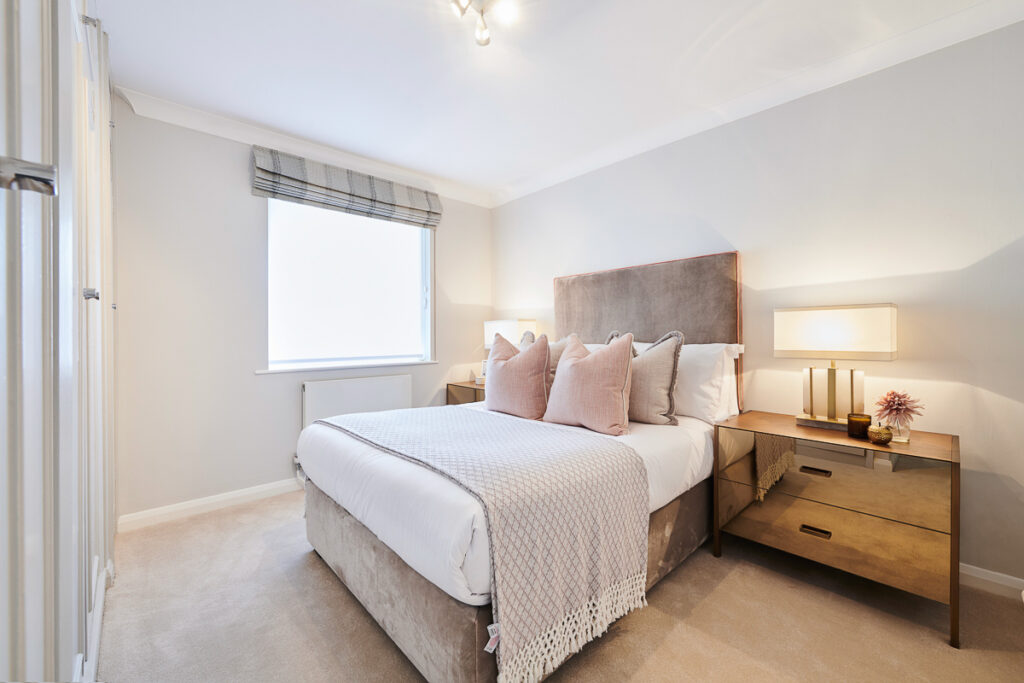 Interior-Designed Two-Bedroom – Fulham Road, Chelsea, SW3 6SN