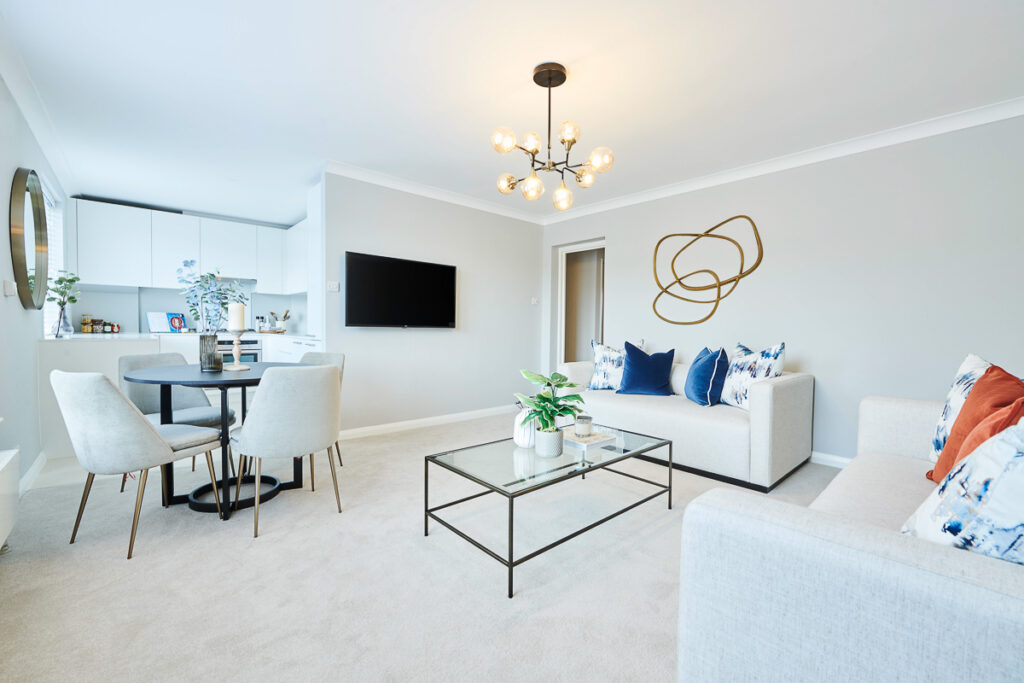 Interior-Designed Two-Bedroom – Fulham Road, Chelsea, SW3 6SN