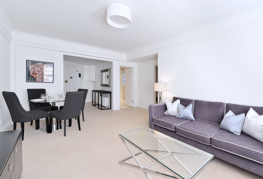 Exceptional Two-Bedroom, Two-Bathroom apartment – Fulham Road, Chelsea, SW3 6SH