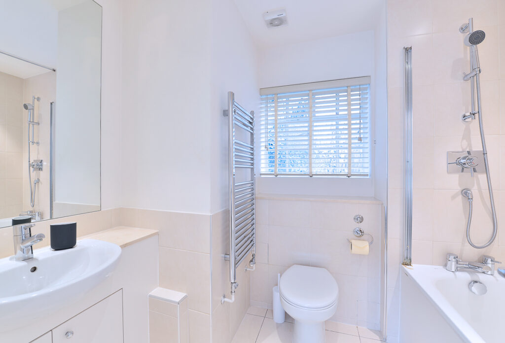 Exceptional Two-Bedroom, Two-Bathroom apartment – Fulham Road, Chelsea, SW3 6SH