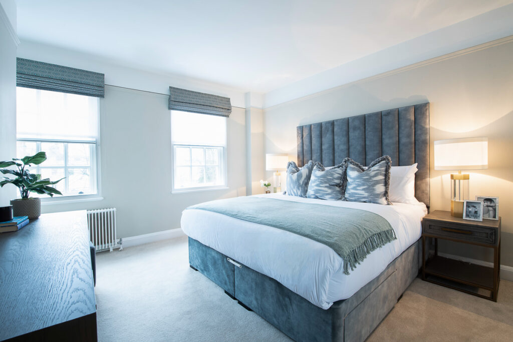 Newly Redecorated Two-Bedroom Apartment  Fulham Road, Chelsea, SW3 6SH