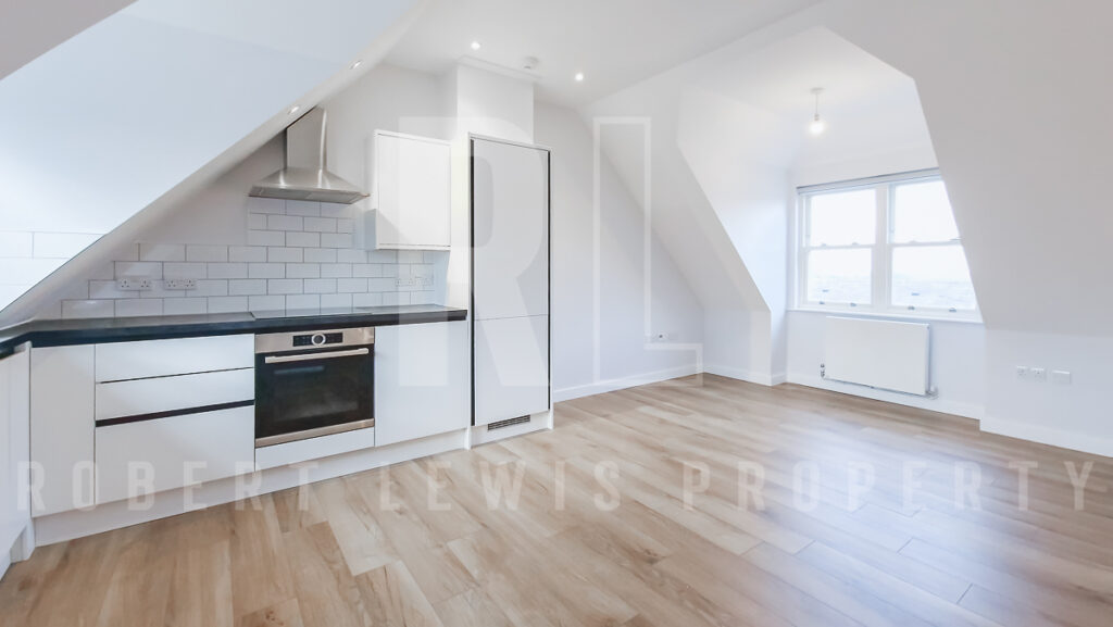 Modern and Spacious Studio Apartment – Top Floor – Tapster Street, Barnet, EN5