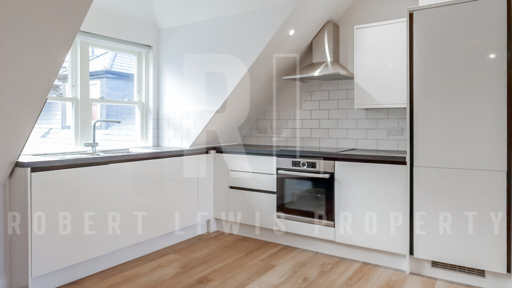 Modern and Spacious Studio Apartment – Top Floor – Tapster Street, Barnet, EN5