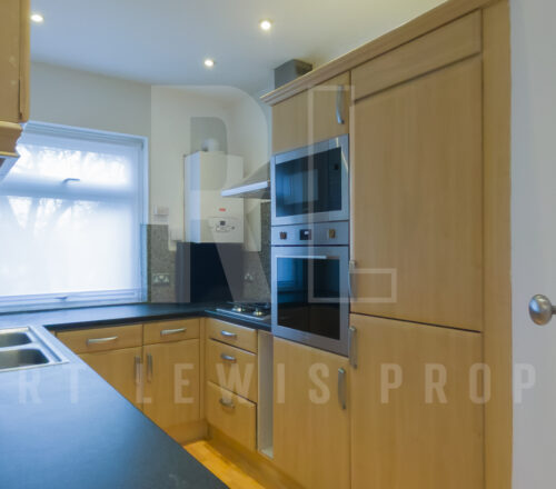 Spacious 2-Bedroom, 2-Bathroom Duplex Apartment – Finchley Road NW11