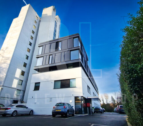 Stunning 10th-Floor Apartment with Panoramic Views Avenue Road, N6 5DS