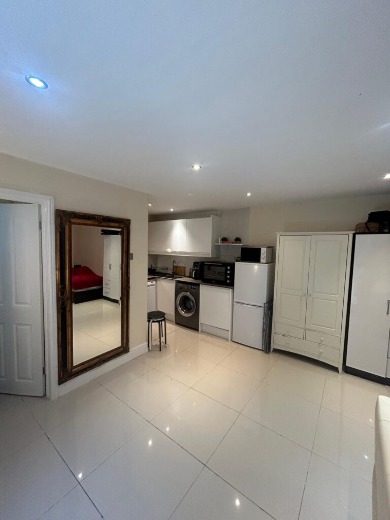 Detached Studio Apartment Inclusive of all Bills – Wise Lane NW7