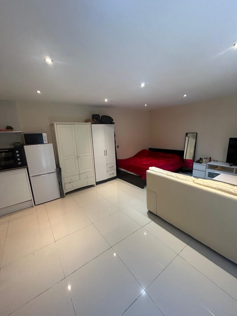 Detached Studio Apartment Inclusive of all Bills – Wise Lane NW7