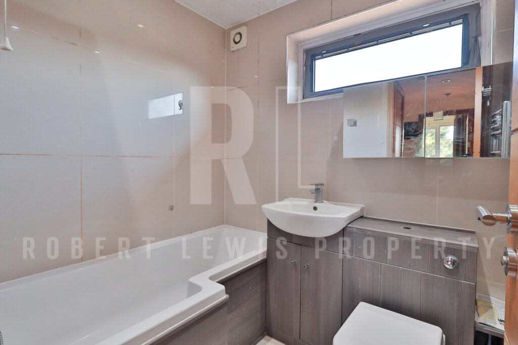 3-Bed, 2-Reception Terraced House – Borehamwood, WD6 5LB
