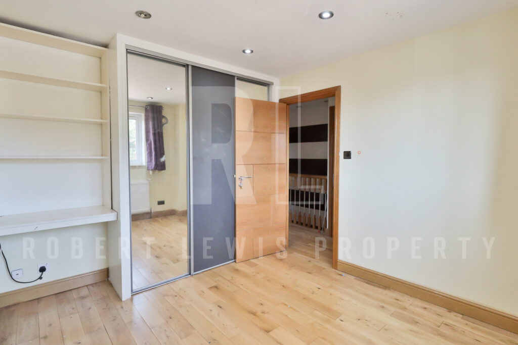 3-Bed, 2-Reception Terraced House – Borehamwood, WD6 5LB