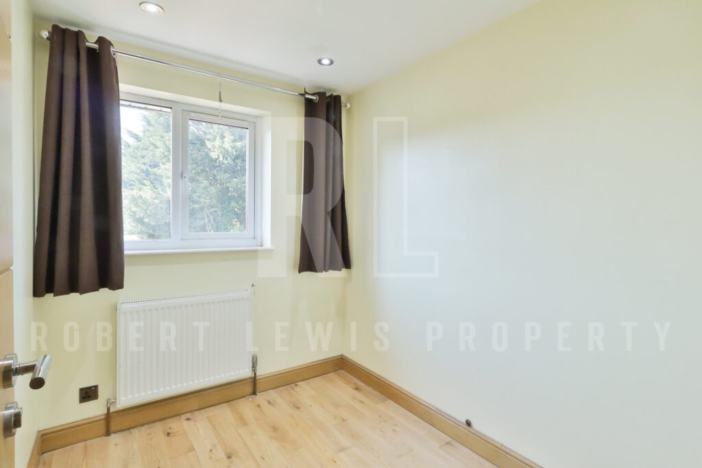 3-Bed, 2-Reception Terraced House – Borehamwood, WD6 5LB