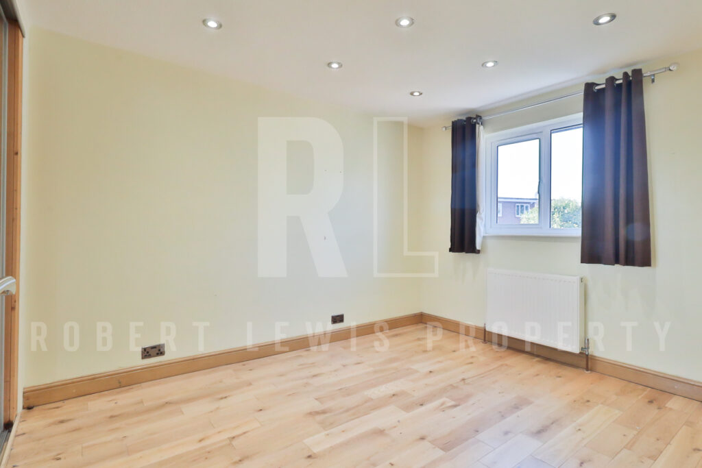 3-Bed, 2-Reception Terraced House – Borehamwood, WD6 5LB