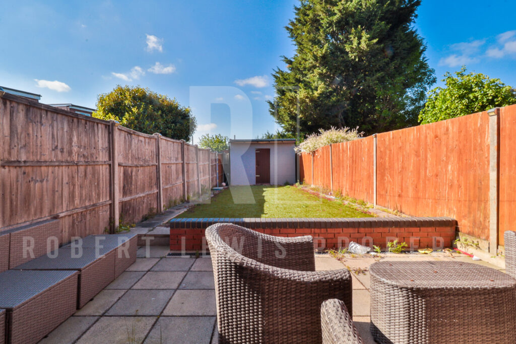 3-Bed, 2-Reception Terraced House – Borehamwood, WD6 5LB