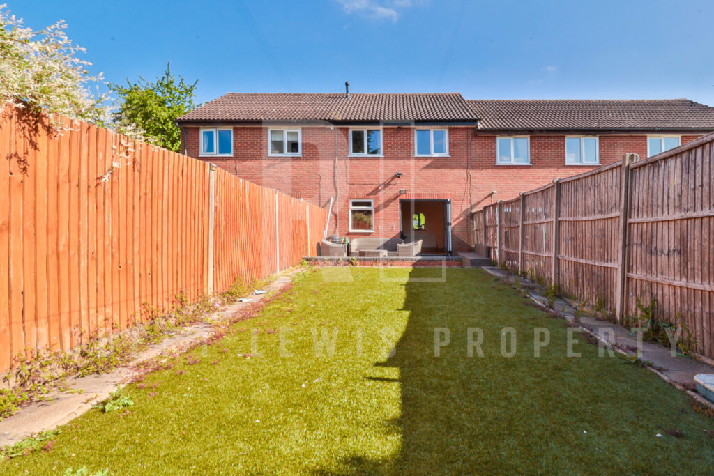 3-Bed, 2-Reception Terraced House – Borehamwood, WD6 5LB