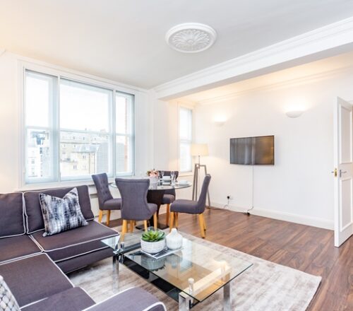 Elegant Two-Bedroom Apartment on Hill Street, W1