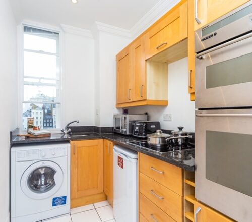 Elegant Two-Bedroom Apartment on Hill Street, W1