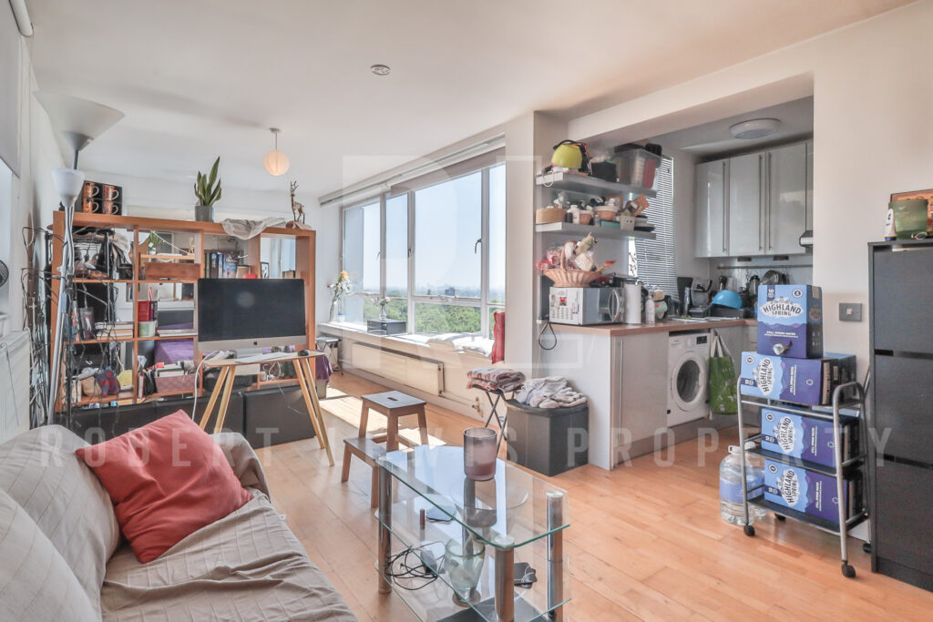 12th (Top) Floor Studio Apartment with Breathtaking Views – Avenue Road, N6 5DS