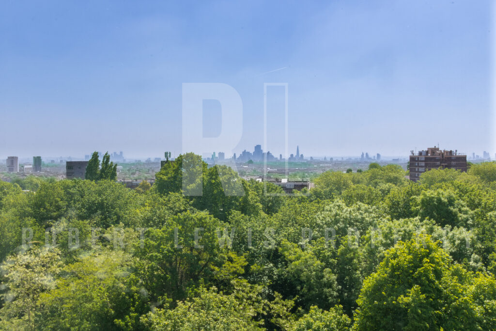 12th (Top) Floor Studio Apartment with Breathtaking Views – Avenue Road, N6 5DS