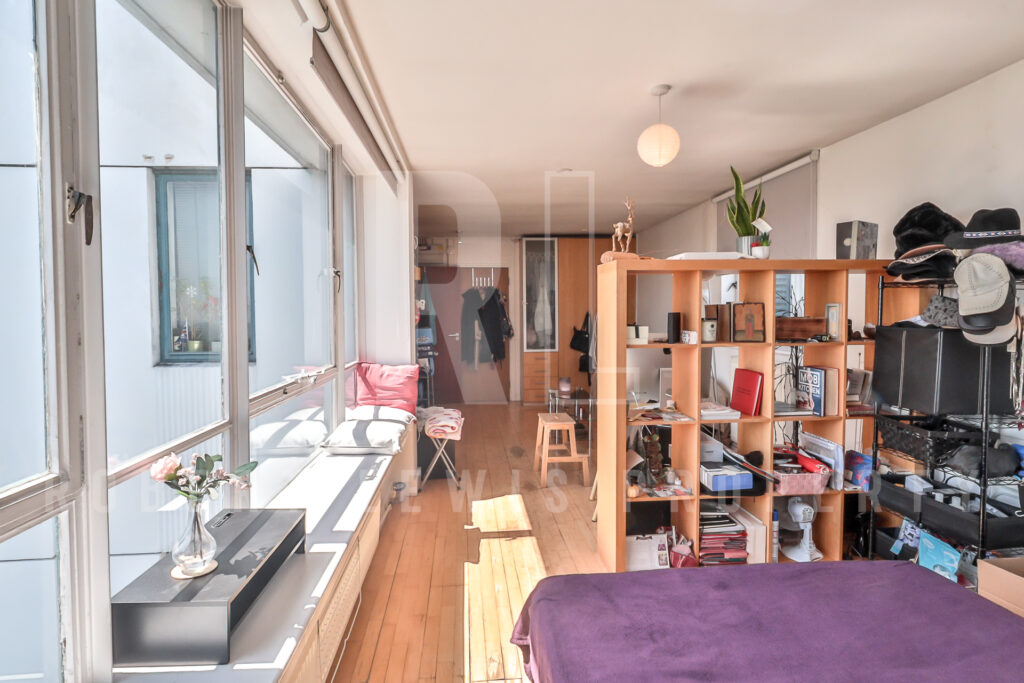 12th (Top) Floor Studio Apartment with Breathtaking Views – Avenue Road, N6 5DS