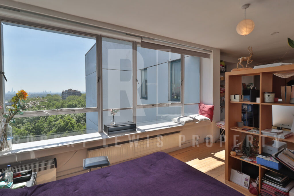 12th (Top) Floor Studio Apartment with Breathtaking Views – Avenue Road, N6 5DS
