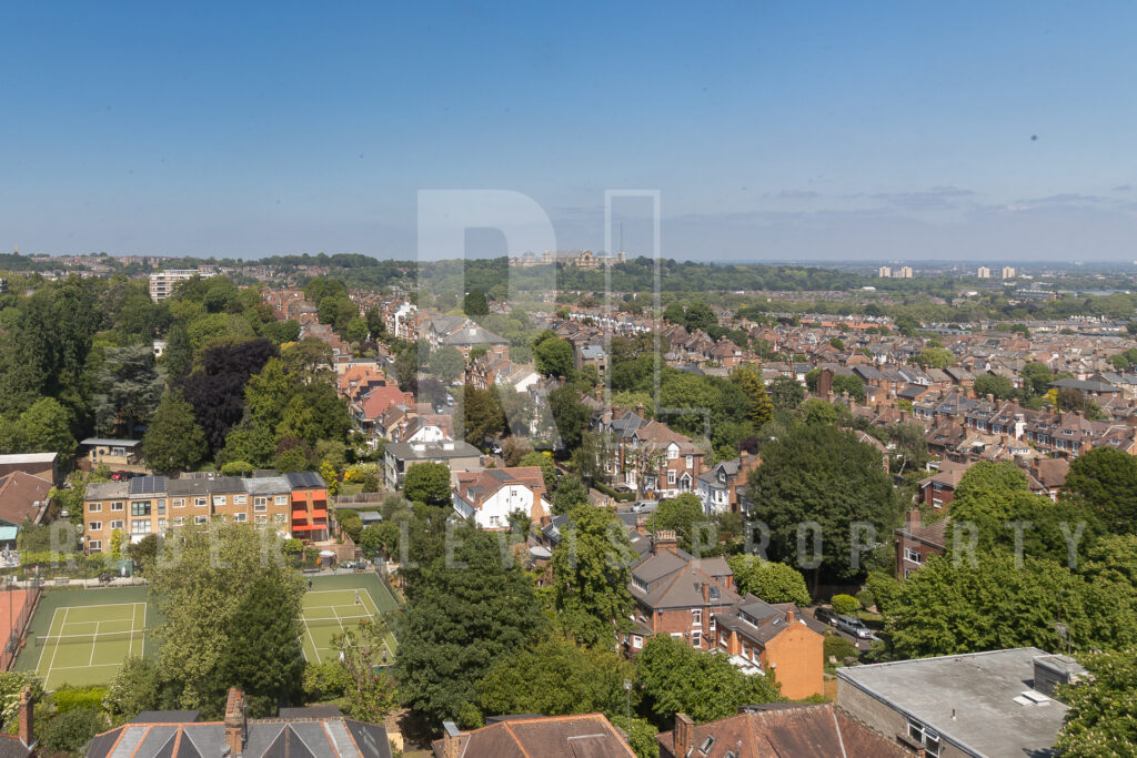 12th (Top) Floor Studio Apartment with Breathtaking Views – Avenue Road, N6 5DS