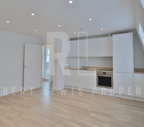 Modern Two-Bed, Two-Bath in Prime West Hampstead NW6 1DS