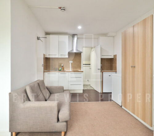Self-Contained Studio (Inclusive of Utility Bills) – Falloden Way, NW11 6JJ