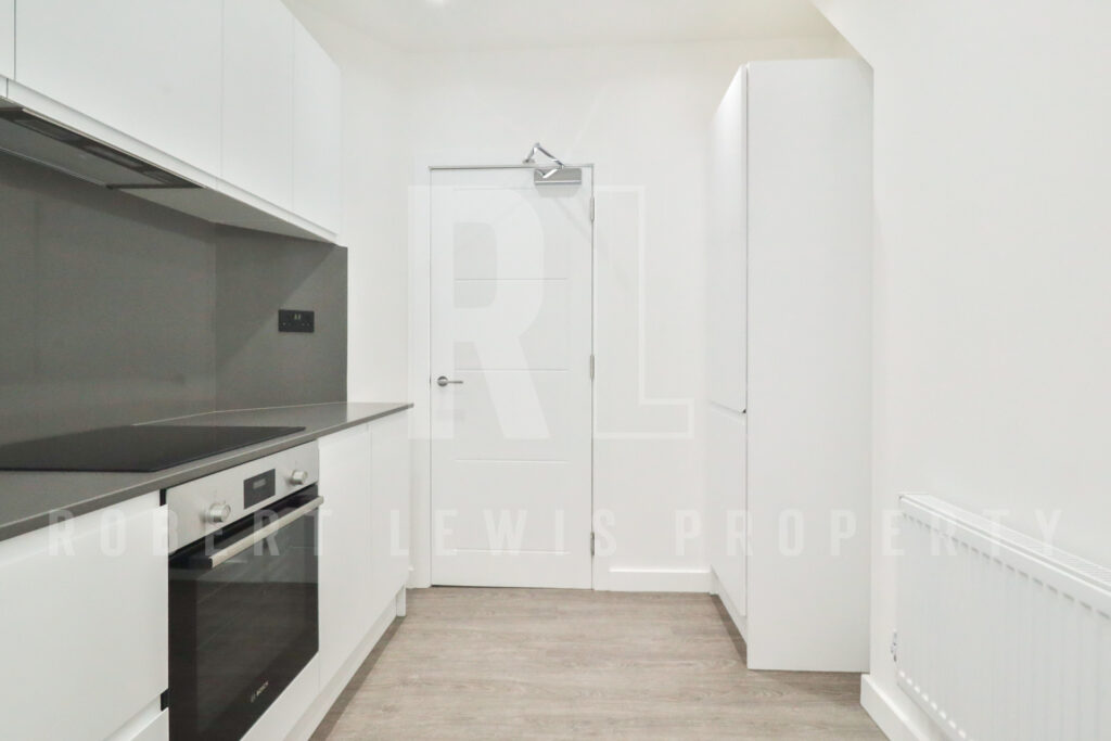 NEWLY REFURBISHED 2 DOUBLE BEDROOM FLAT – WATLING AVENUE HA8 0LR