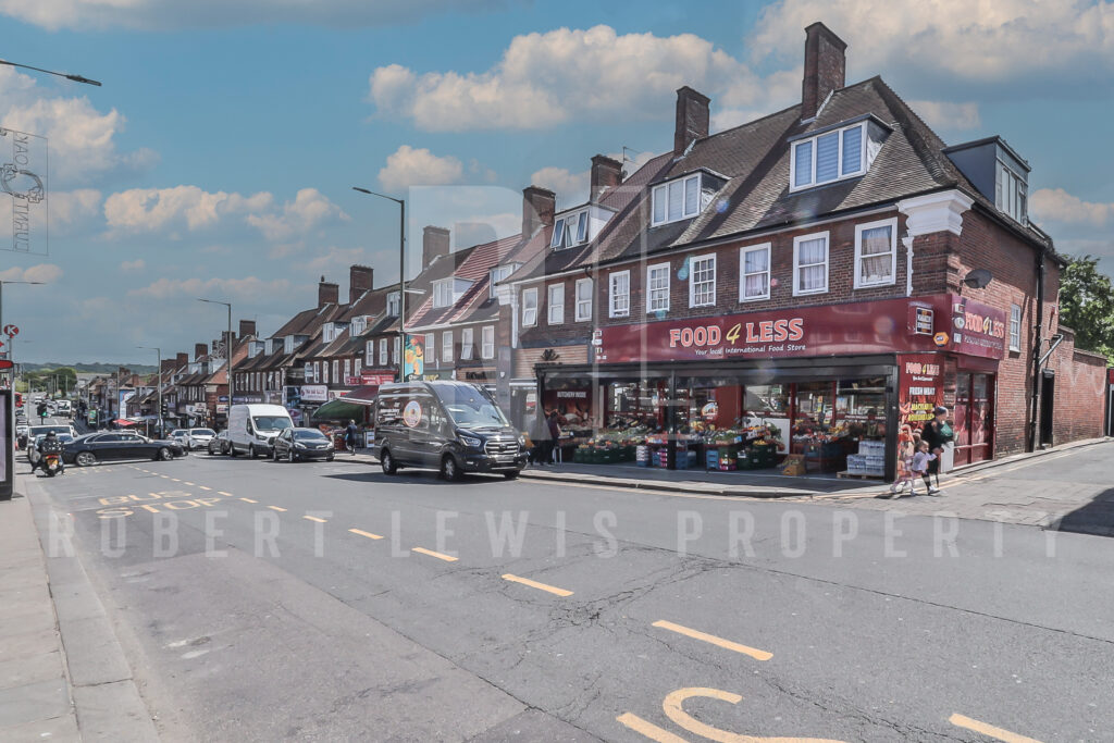 NEWLY REFURBISHED 2 DOUBLE BEDROOM FLAT – WATLING AVENUE HA8 0LR