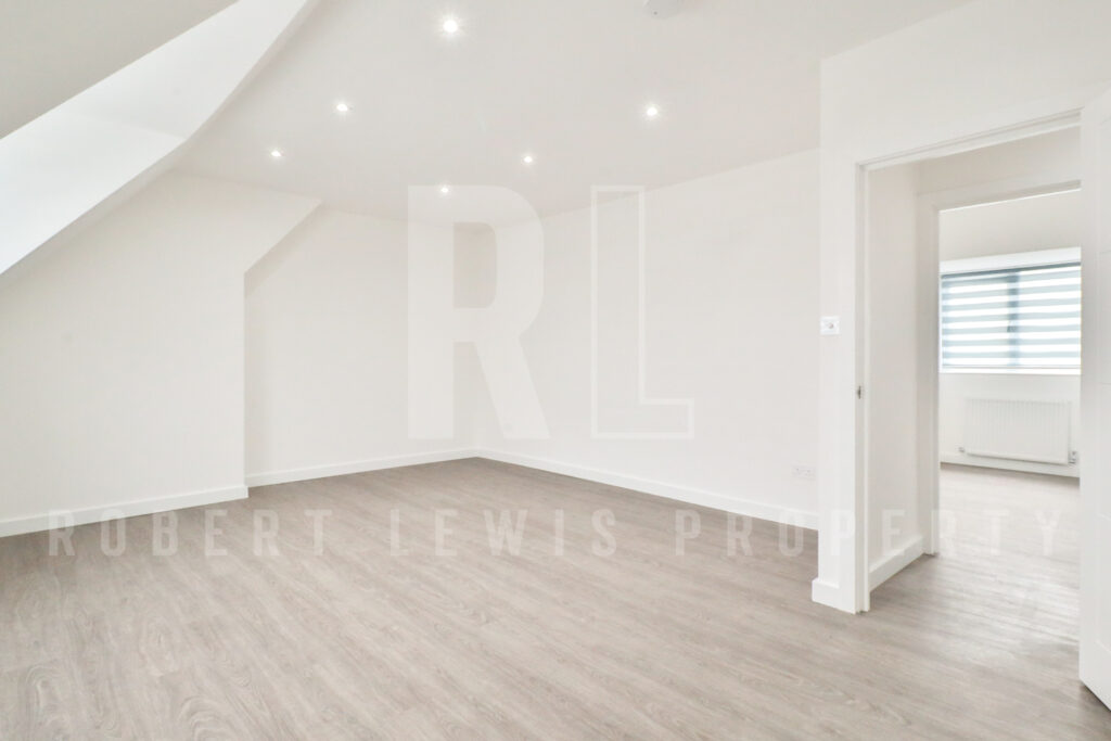 NEWLY REFURBISHED 2 DOUBLE BEDROOM FLAT – WATLING AVENUE HA8 0LR