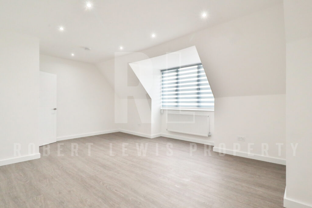 NEWLY REFURBISHED 2 DOUBLE BEDROOM FLAT – WATLING AVENUE HA8 0LR