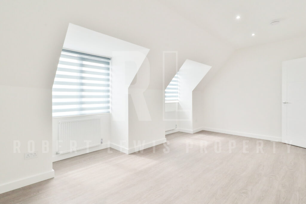 NEWLY REFURBISHED 2 DOUBLE BEDROOM FLAT – WATLING AVENUE HA8 0LR