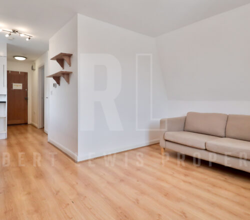 One Bedroom Top Floor FLat – Dollis Road, Mill Hill East, NW7 1JX