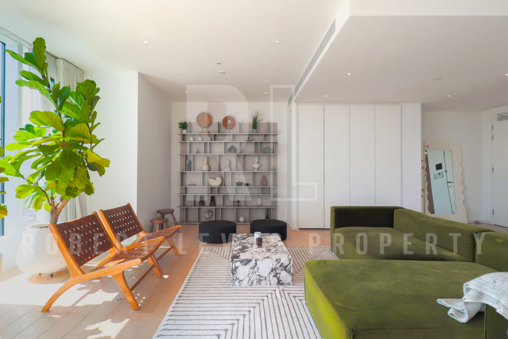 Stylish 3-Bedroom Duplex Penthouse with Gym, Cinema & Concierge