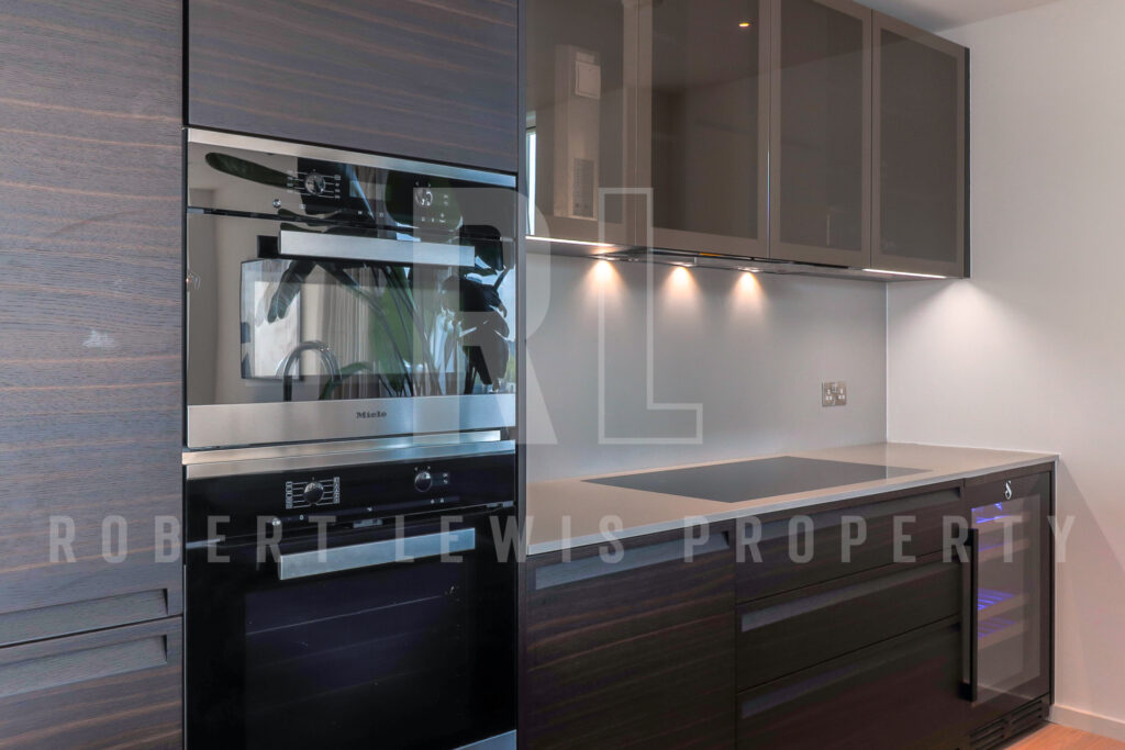 Stylish 3-Bedroom Duplex Penthouse with Gym, Cinema & Concierge