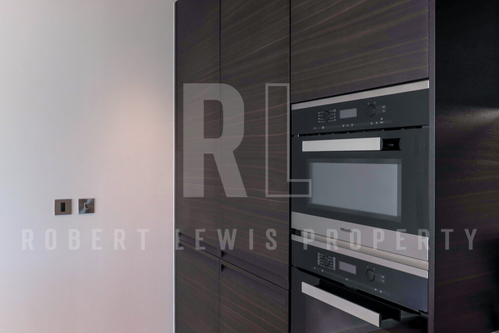 Stylish 3-Bedroom Duplex Penthouse with Gym, Cinema & Concierge