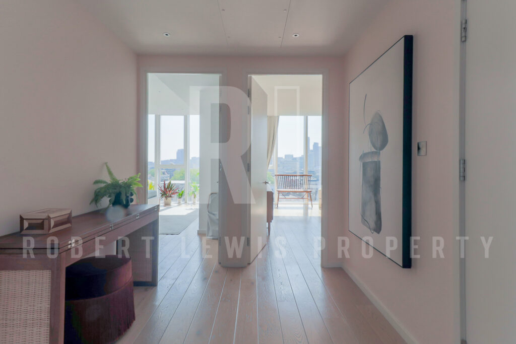 Stylish 3-Bedroom Duplex Penthouse with Gym, Cinema & Concierge