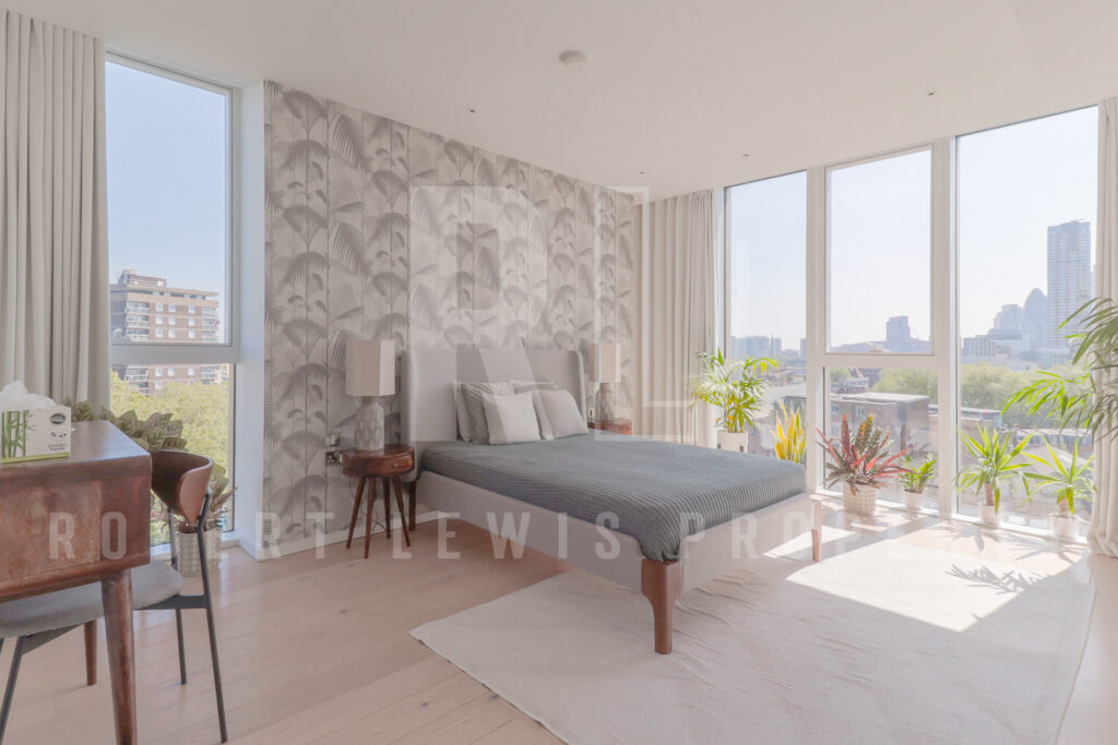 Stylish 3-Bedroom Duplex Penthouse with Gym, Cinema & Concierge