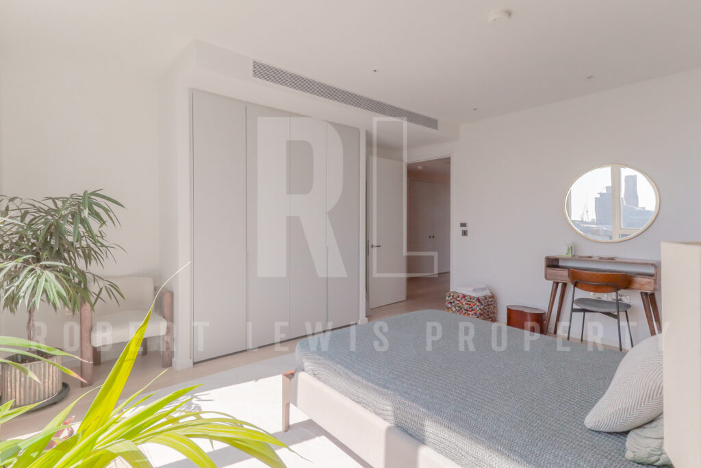Stylish 3-Bedroom Duplex Penthouse with Gym, Cinema & Concierge