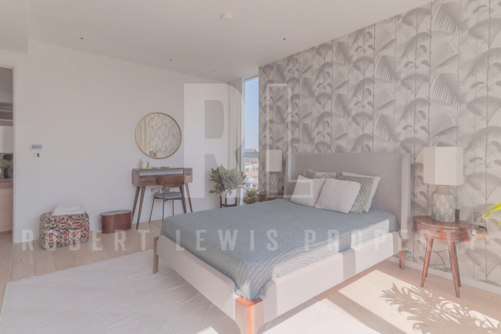 Stylish 3-Bedroom Duplex Penthouse with Gym, Cinema & Concierge