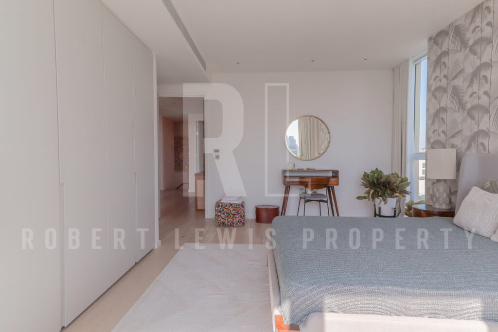 Stylish 3-Bedroom Duplex Penthouse with Gym, Cinema & Concierge