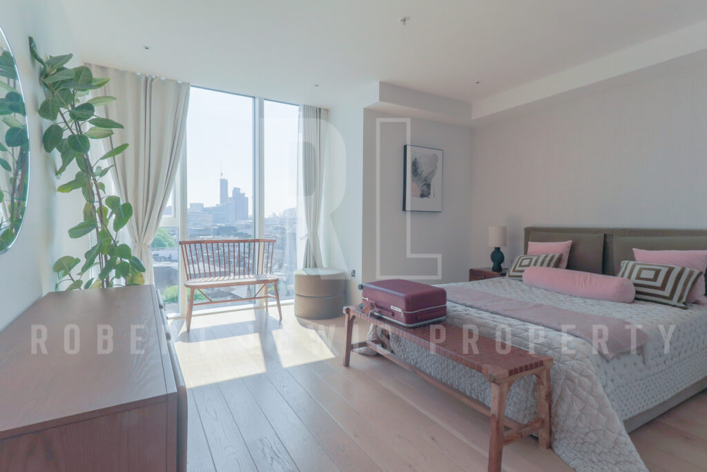 Stylish 3-Bedroom Duplex Penthouse with Gym, Cinema & Concierge